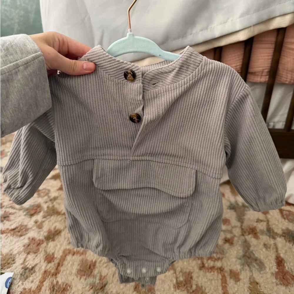 0-3 MONTH ROMPER - Picture 1 of 10